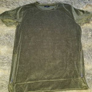 Elongated CrewNeck ShortSleeve T w/
Side zipper